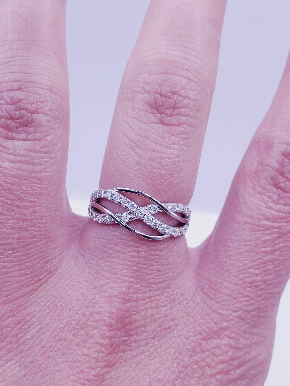 Round Cut Moissanite 925 Sterling Silver Infinity Twist Crossover Ring